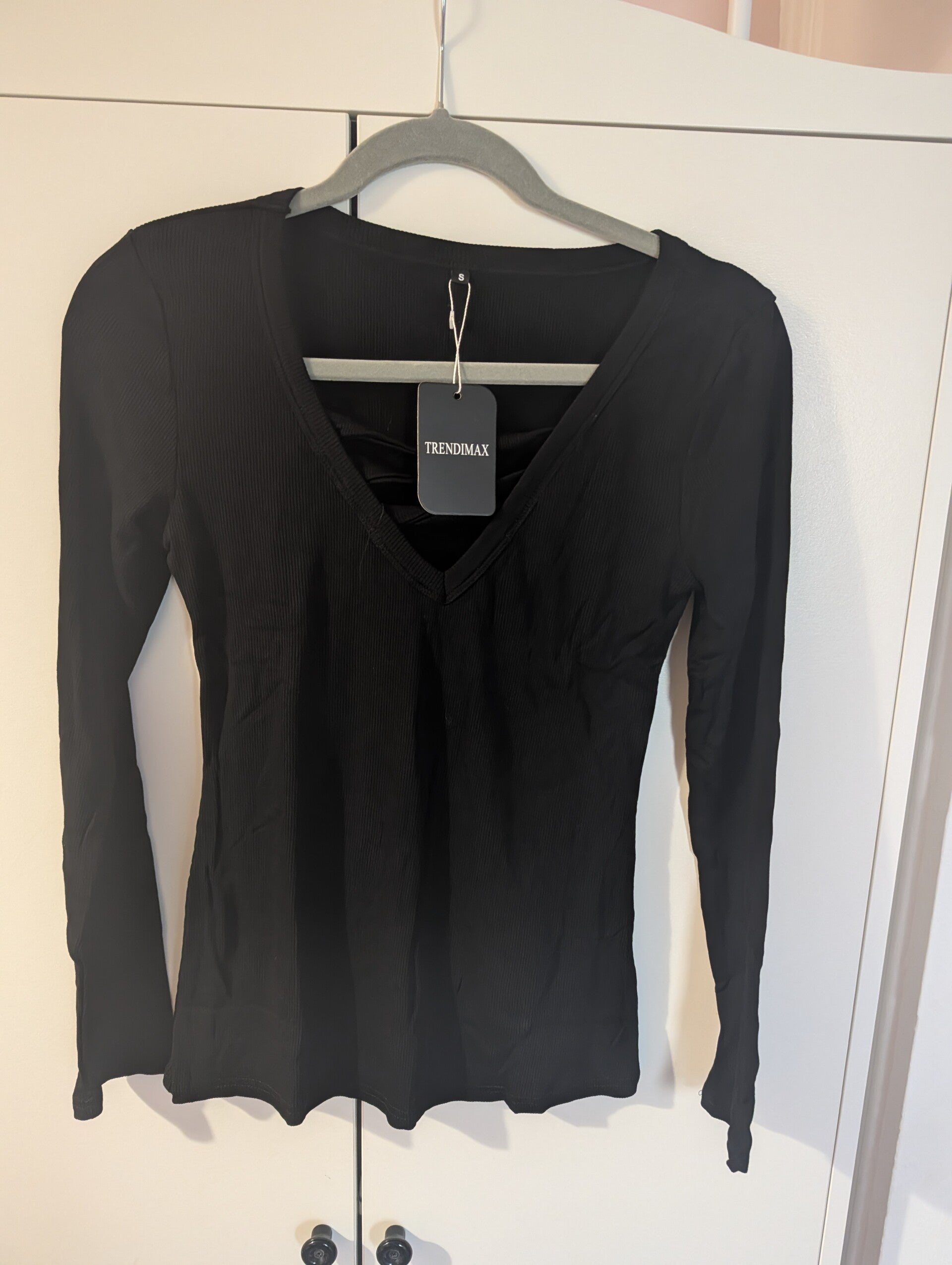 🖤 TRENDIMAX BLACK V-NECK TOP – SIZE S (UK 8–10) 🖤