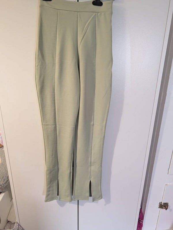 💚 FLOUNCE LONDON PETITE SAGE TROUSERS – SIZE 6 💚
