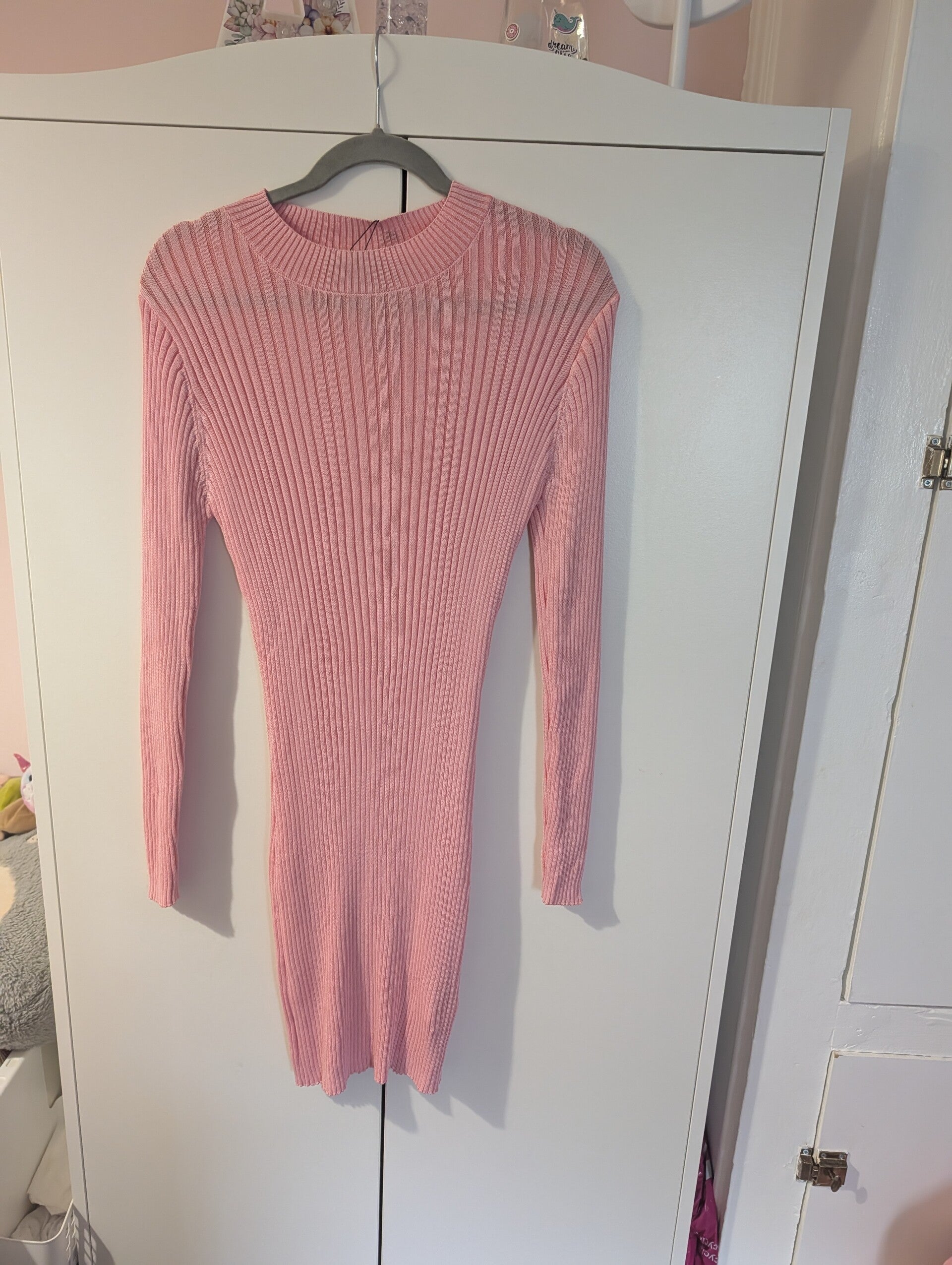 🌸 WEDNESDAY’S GIRL PINK RIBBED KNIT DRESS – SIZE M 🌸
