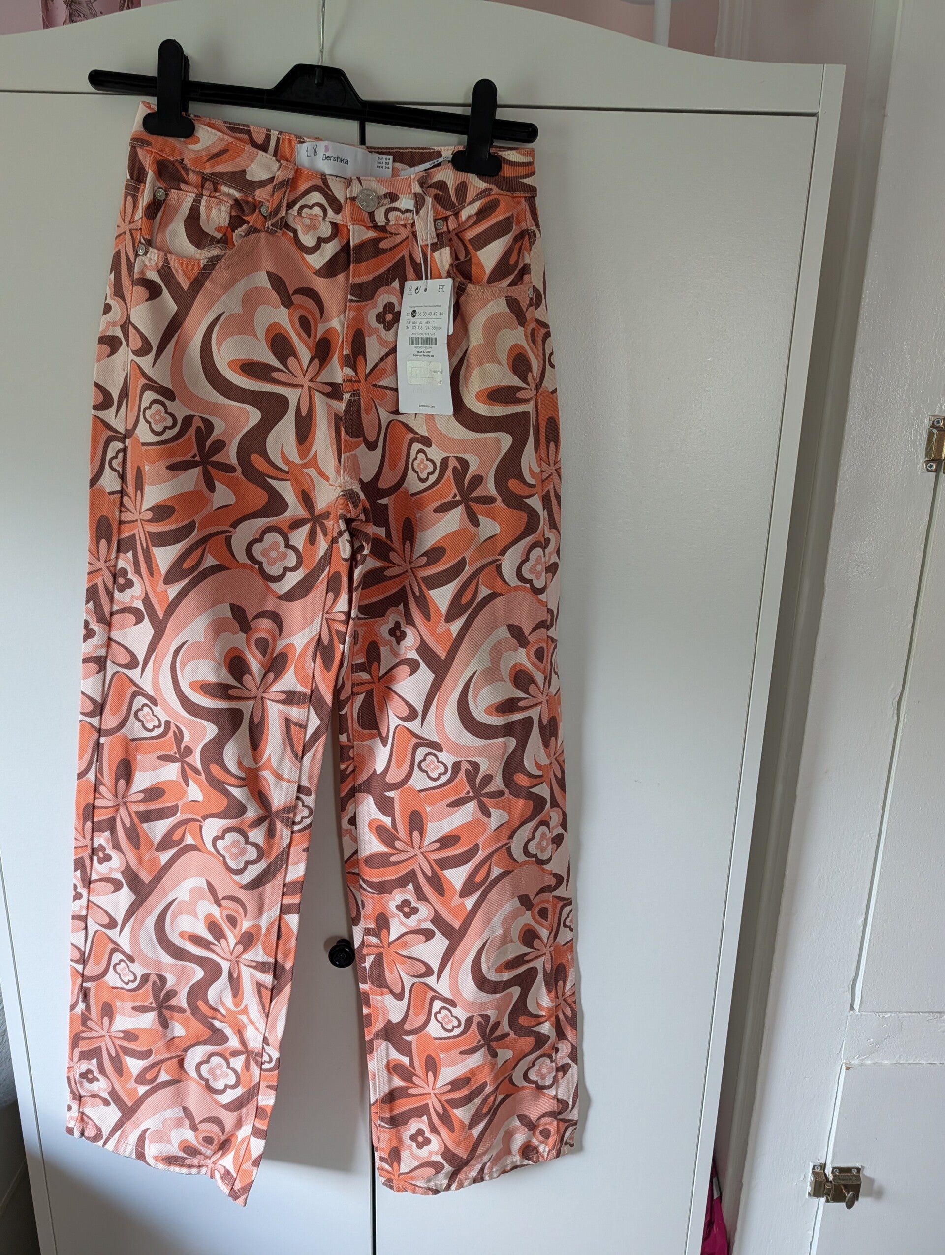 🌸 BERSHKA RETRO PRINT JEANS – BRAND NEW WITH TAGS