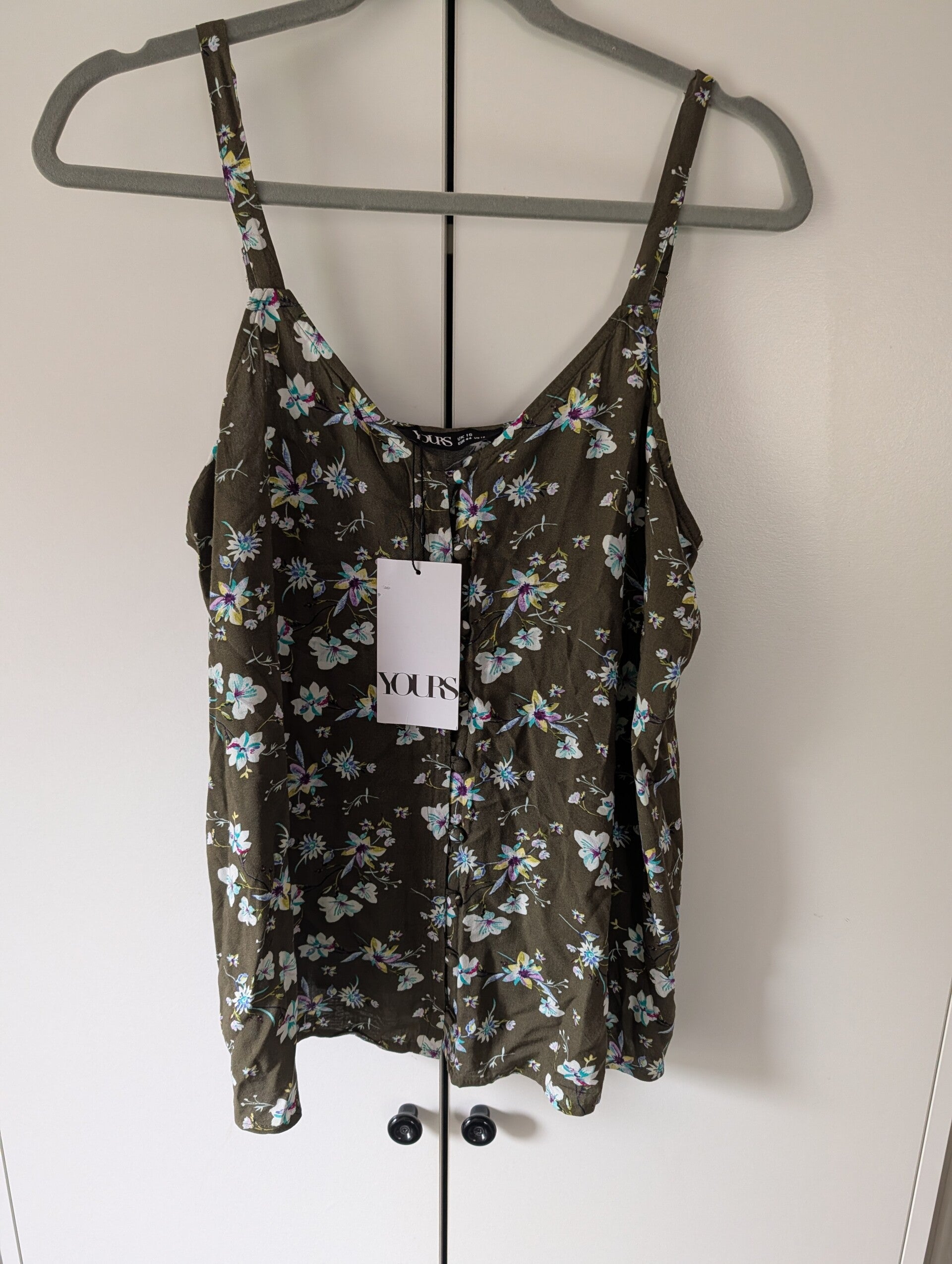 🌸 Yours Clothing Floral Cami Top – Size 16 🌸