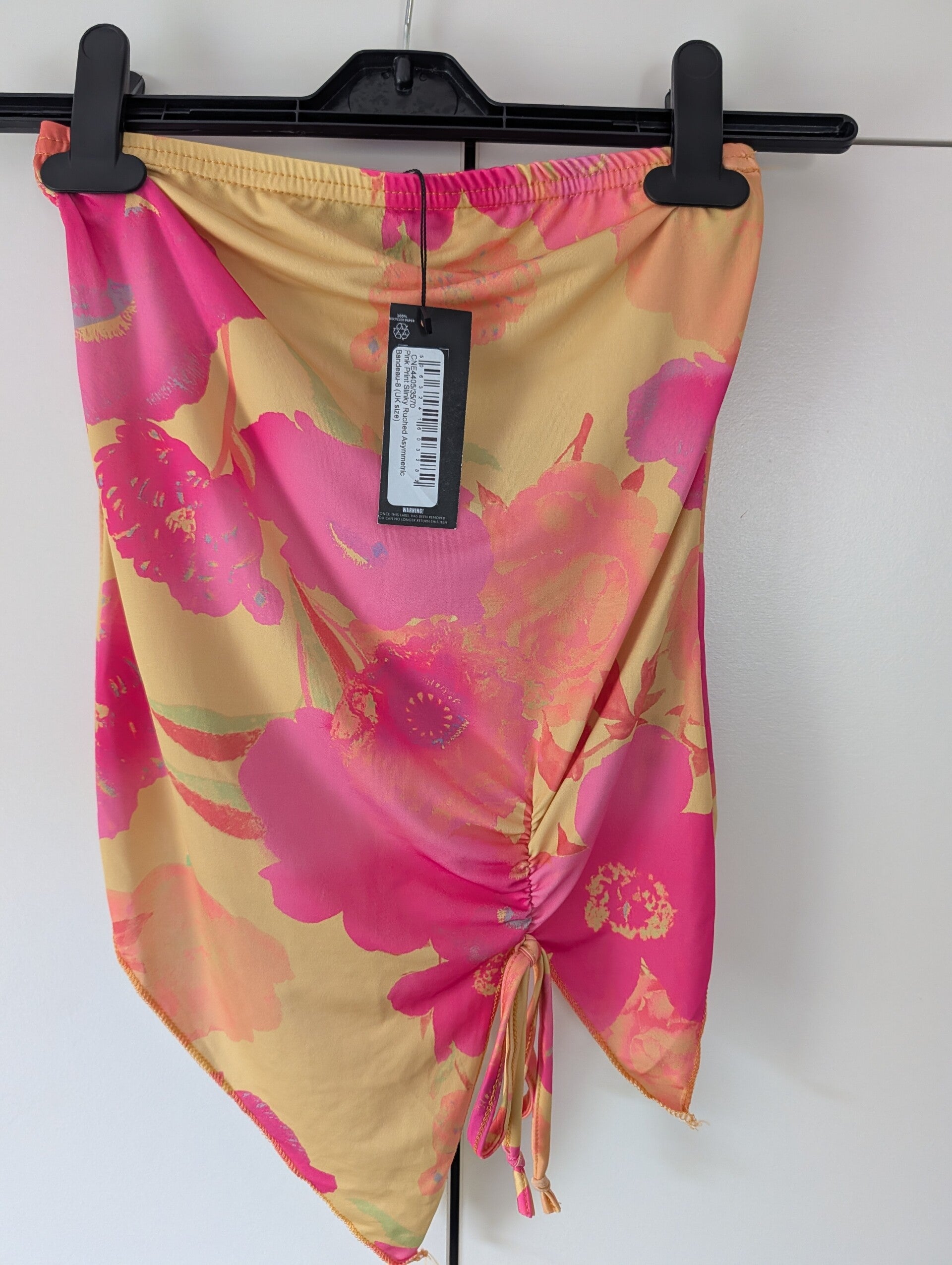 🌸 PrettyLittleThing Floral Ruched Skirt – Size 8 🌸