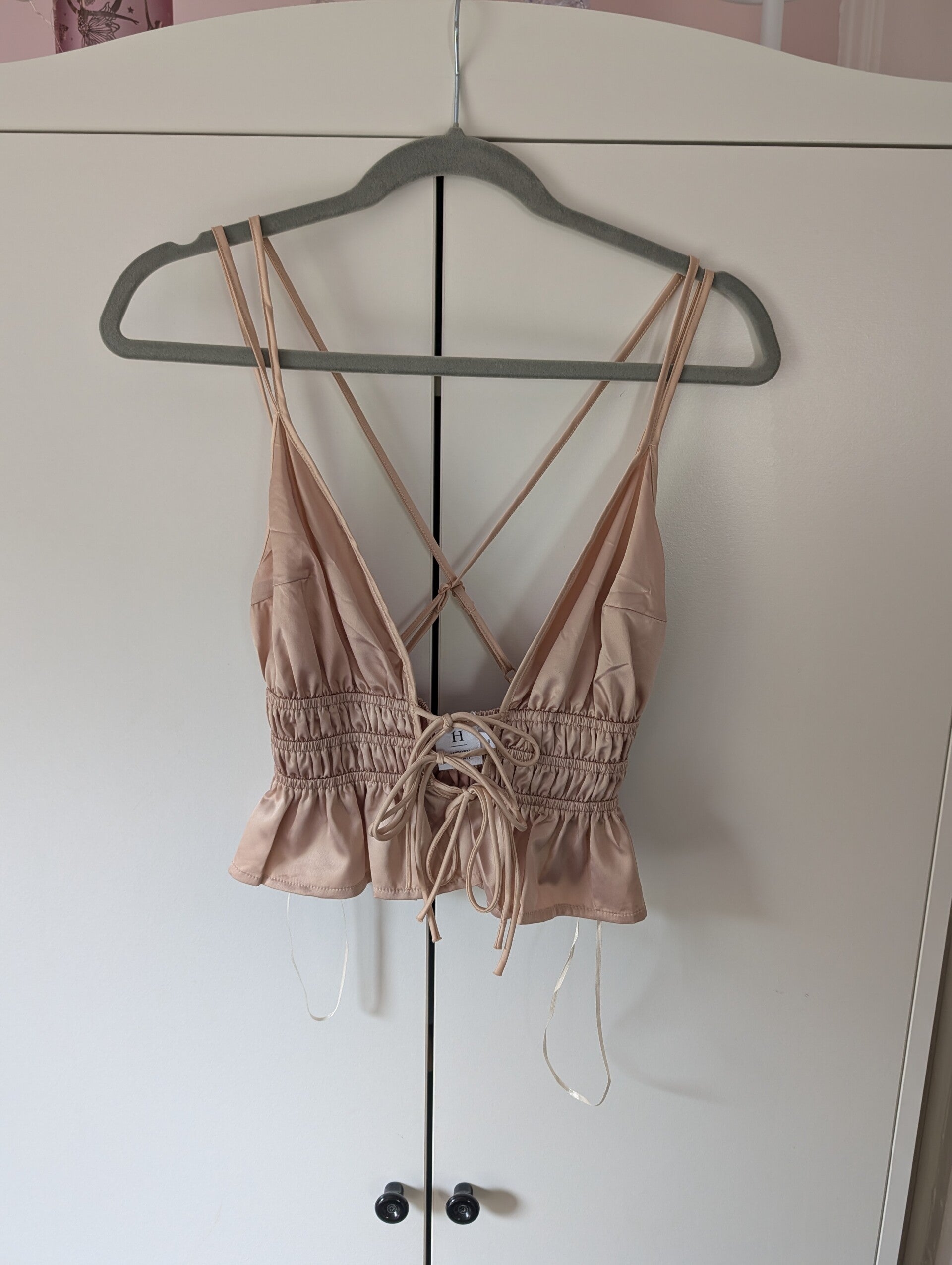 🤎 Hidden Brand Satin Lace-Up Top – Size 8–10 🤎