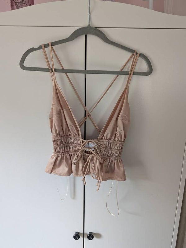 🤎 Hidden Brand Satin Lace-Up Top – Size 8–10 🤎
