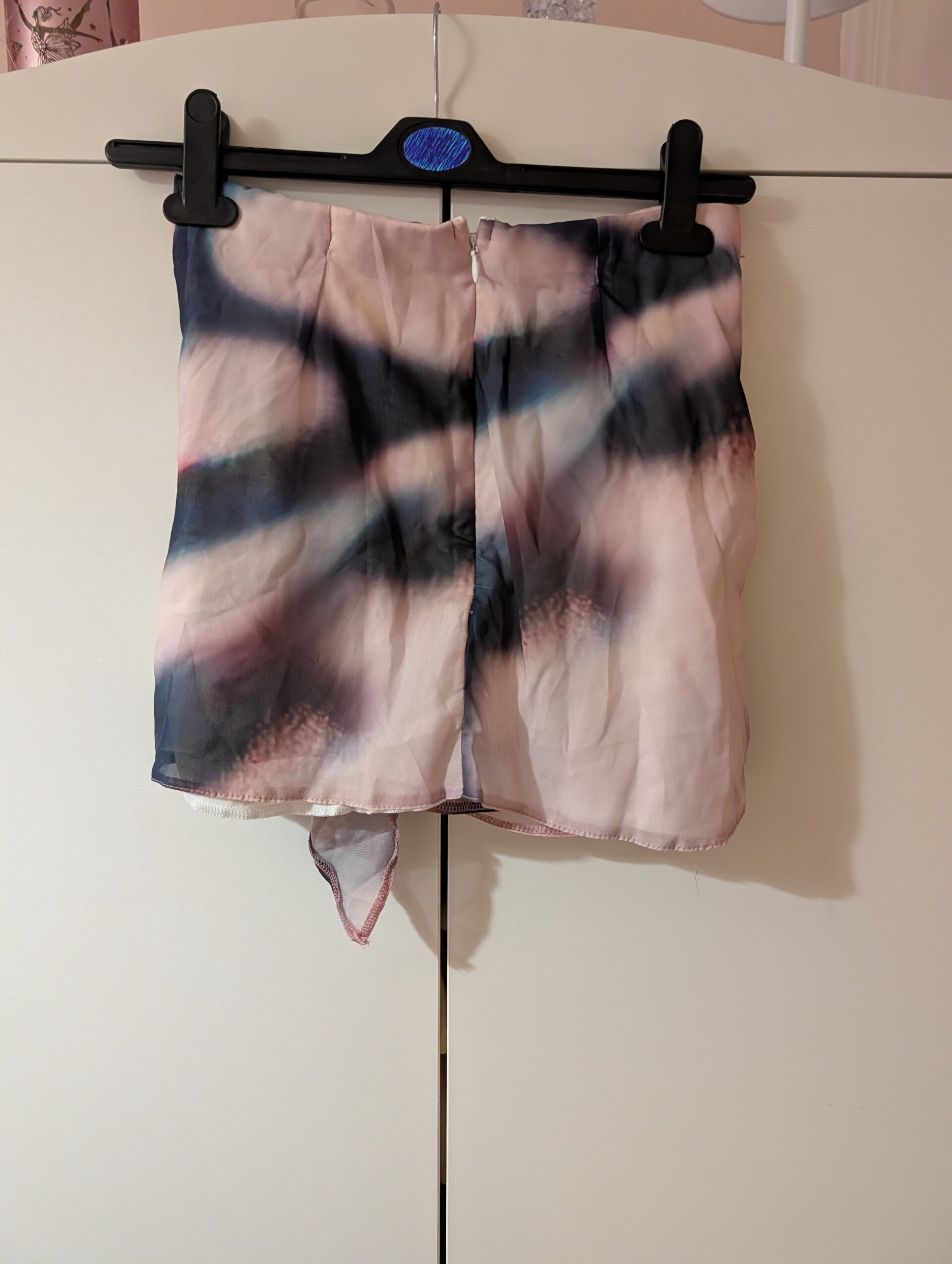 💗 PrettyLittleThing Tie-Dye Wrap Mini Skirt – Size 6