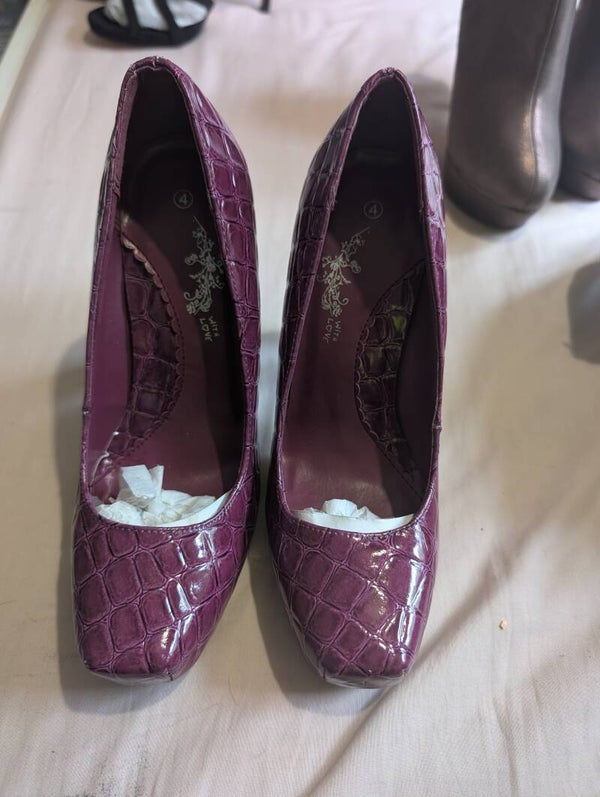 👠 BRAND NEW WITH LOVE PURPLE HEELS – SIZE 4 👠