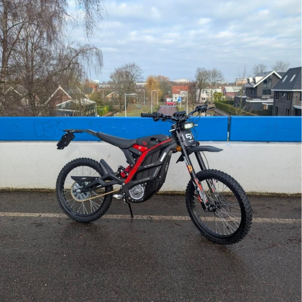 79Bike Falcon pro- Zwart/Rood- Brommer kenteken 2026 (verkocht)