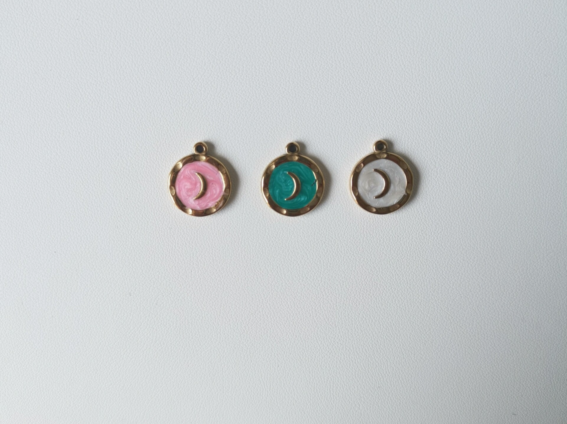 Gekleurde maan hanger