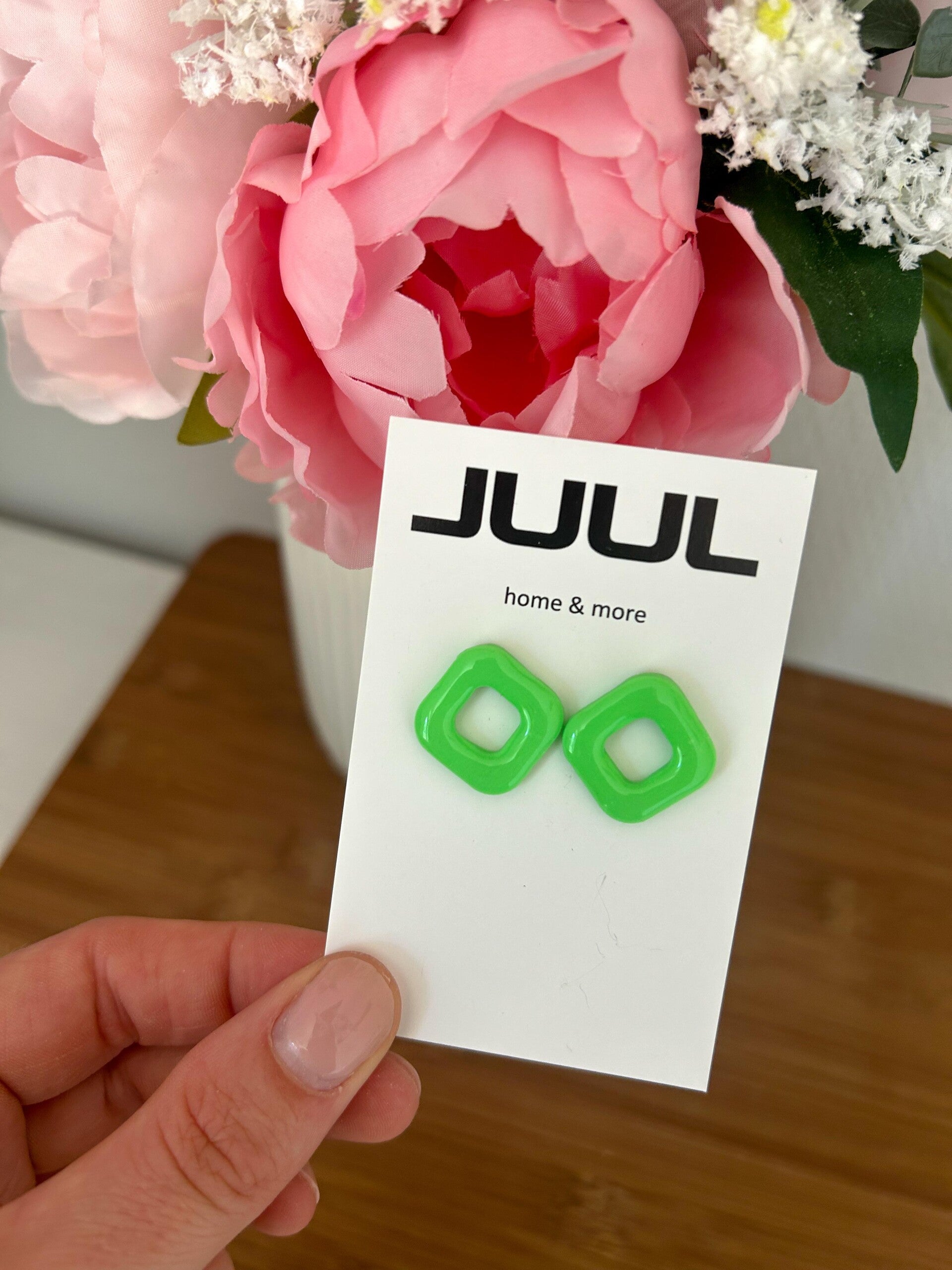 Neon square studs groen