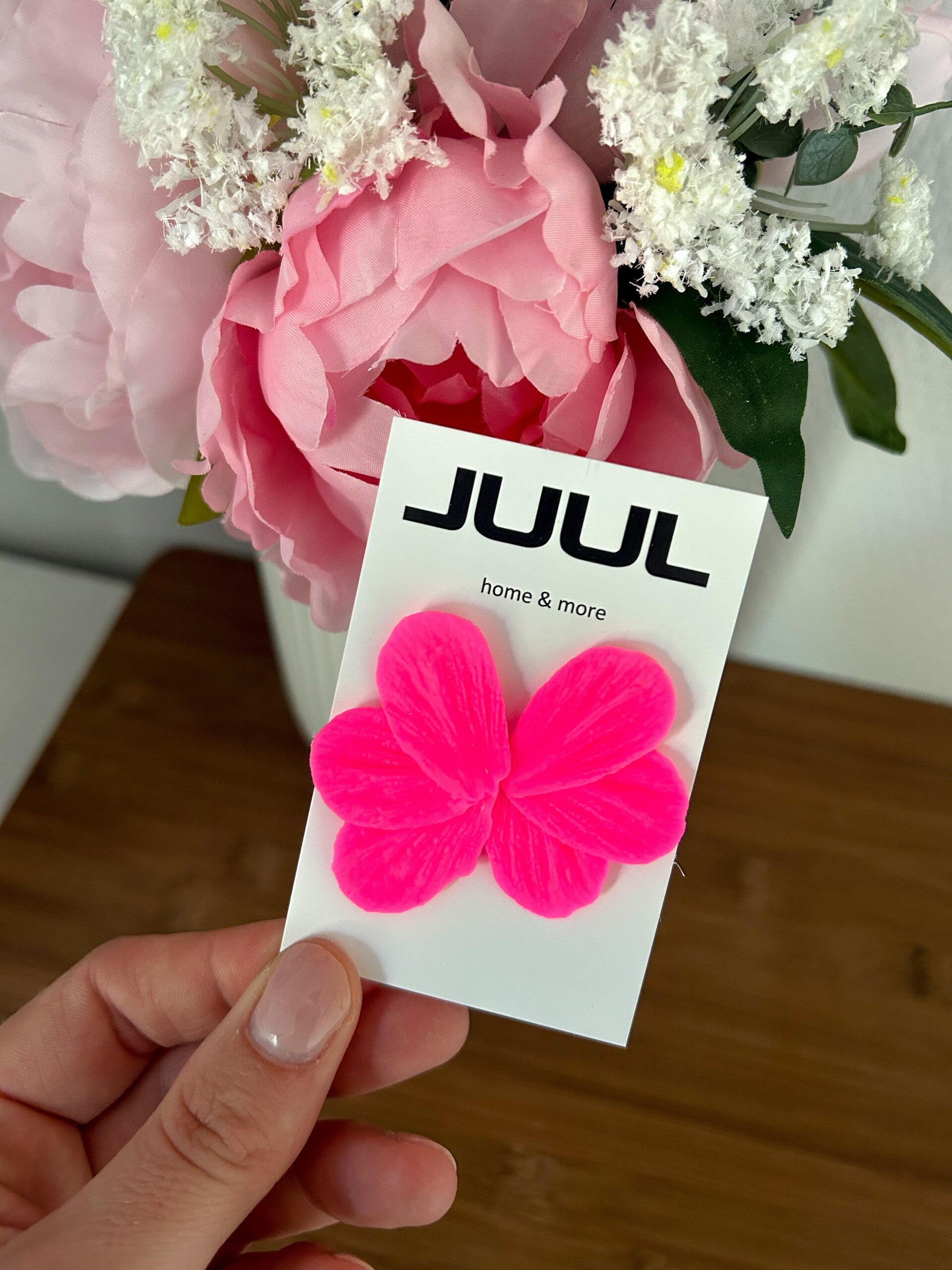 Neon studs blad roze