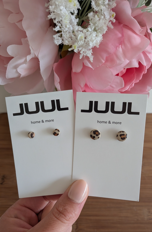 Panter print studs