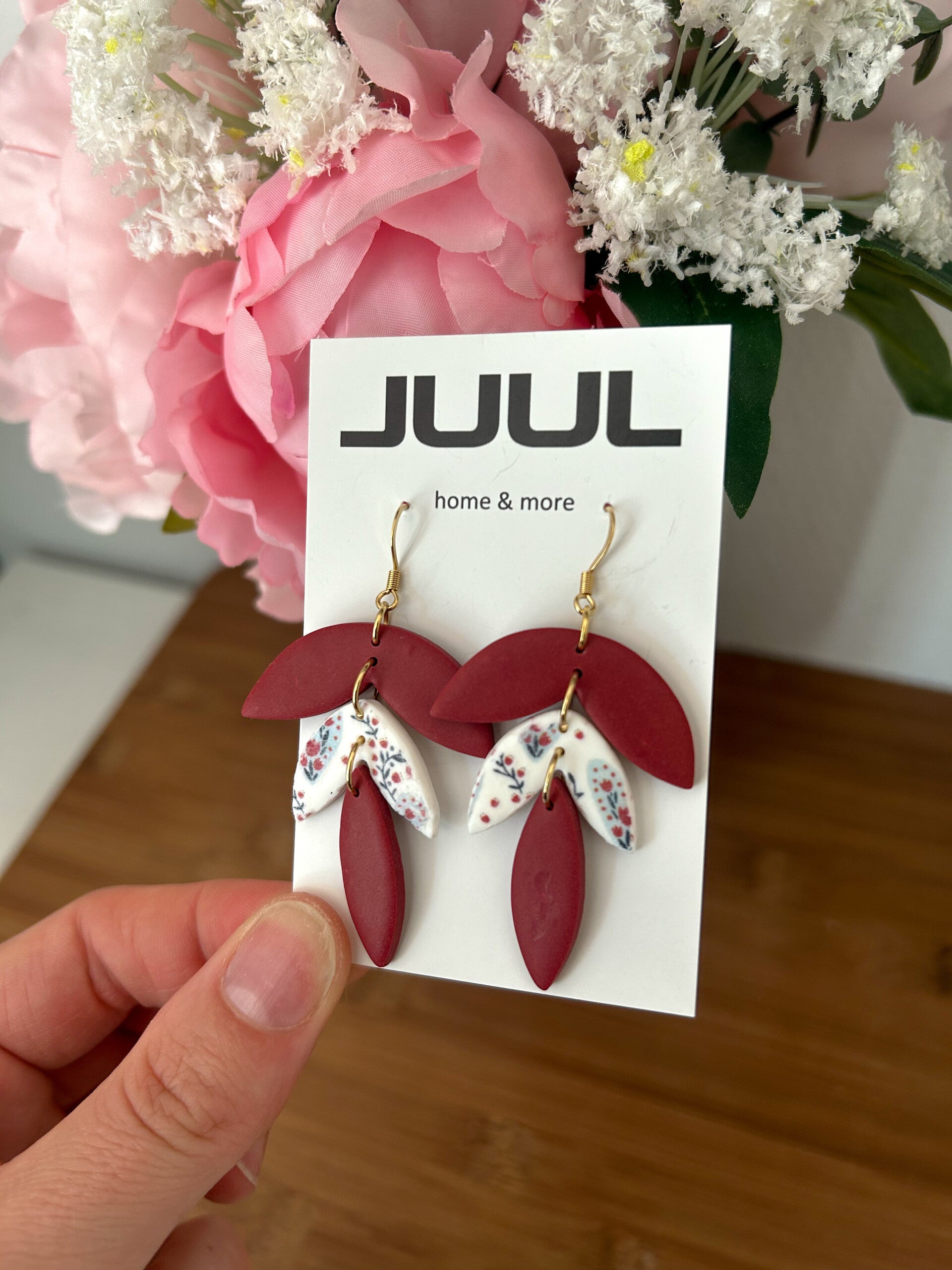 Mae - cranberry bloom