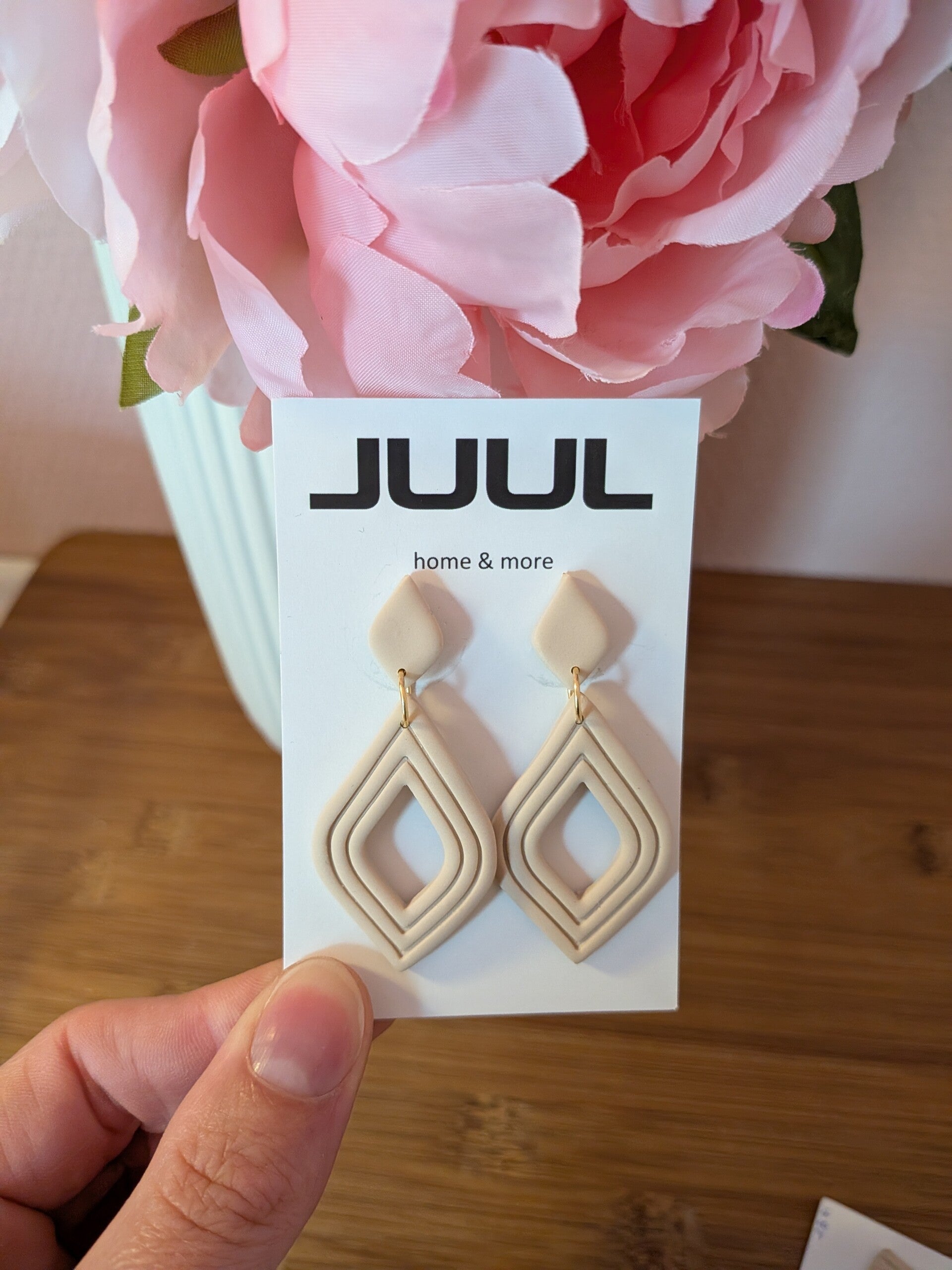 Basic beige - diamond shape
