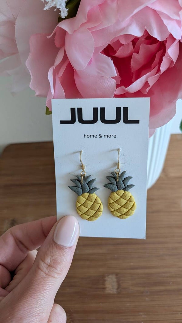 SALE ananas