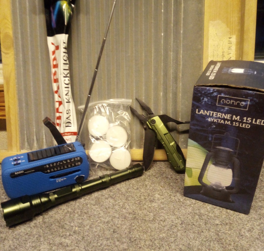 Make a Blackout & Emergency box, Tips and Tricks | Wildmark82