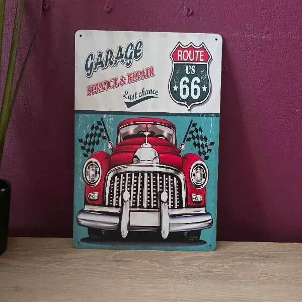 Metalen Wandbord Route 66 Garage - Rode Oldtimer (20x30 cm)