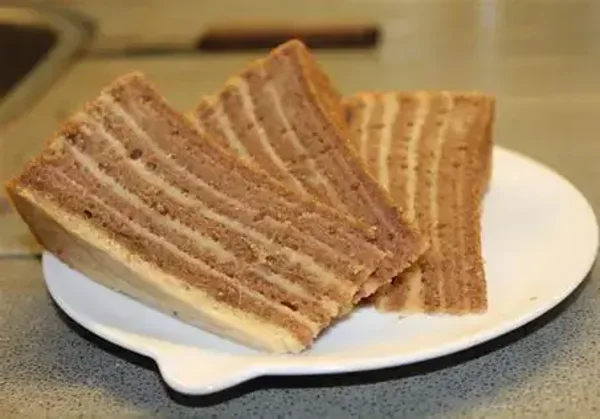 Spekkoek Bruin