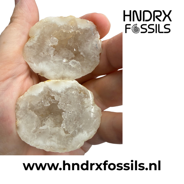 Kleine Marokkaanse geode met bergkristal, gezaagd en gepolijst | 83 gram