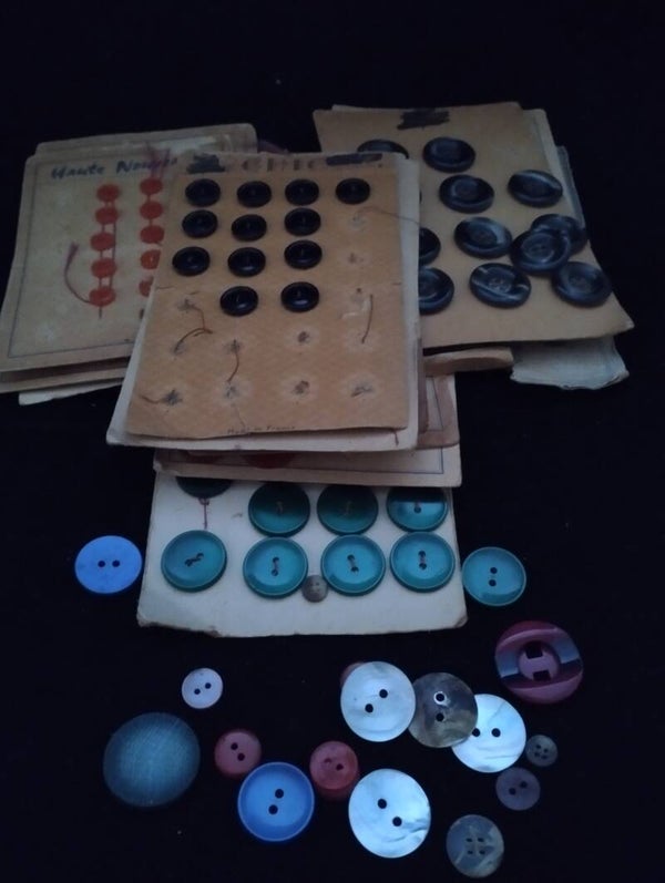 Lot de présentoirs à bouton