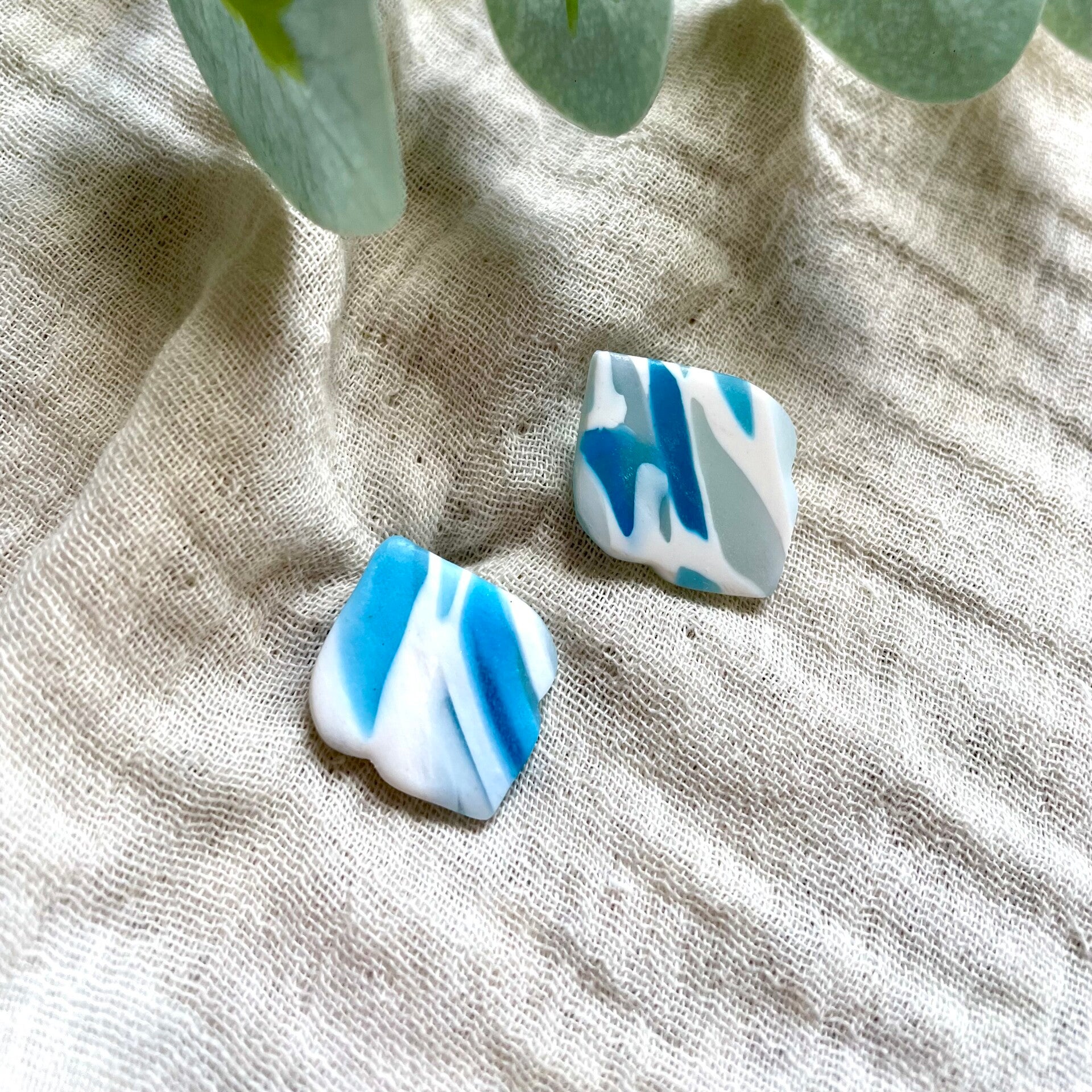 Merina stained glass blue