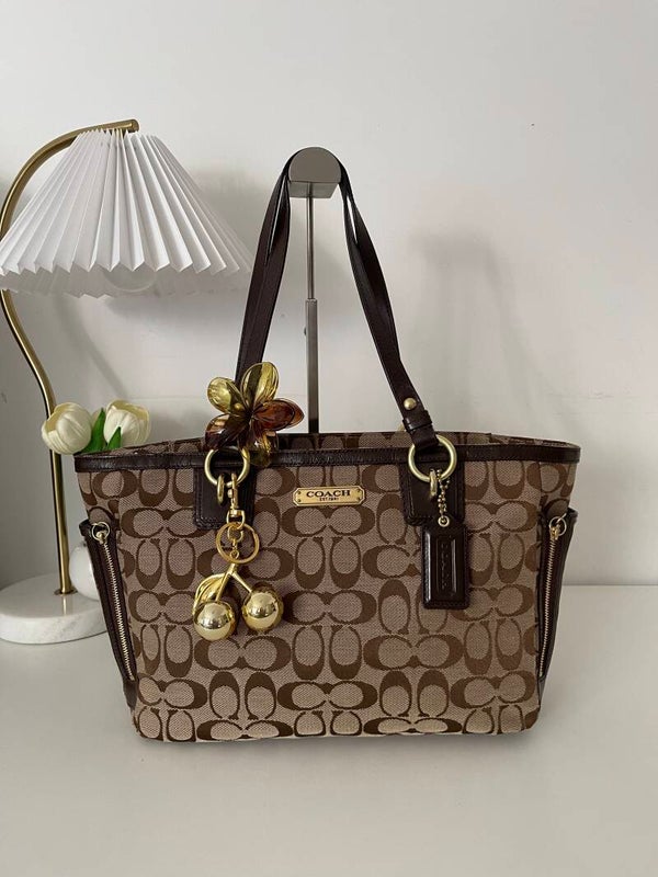 Coach Gallery Signature Zip Tote Bag