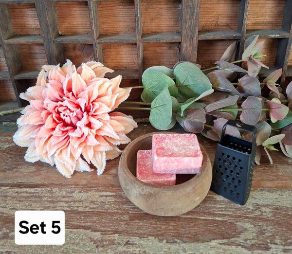 Cadeau set 5 is een bakje met 2 geurblokjes en rasp!