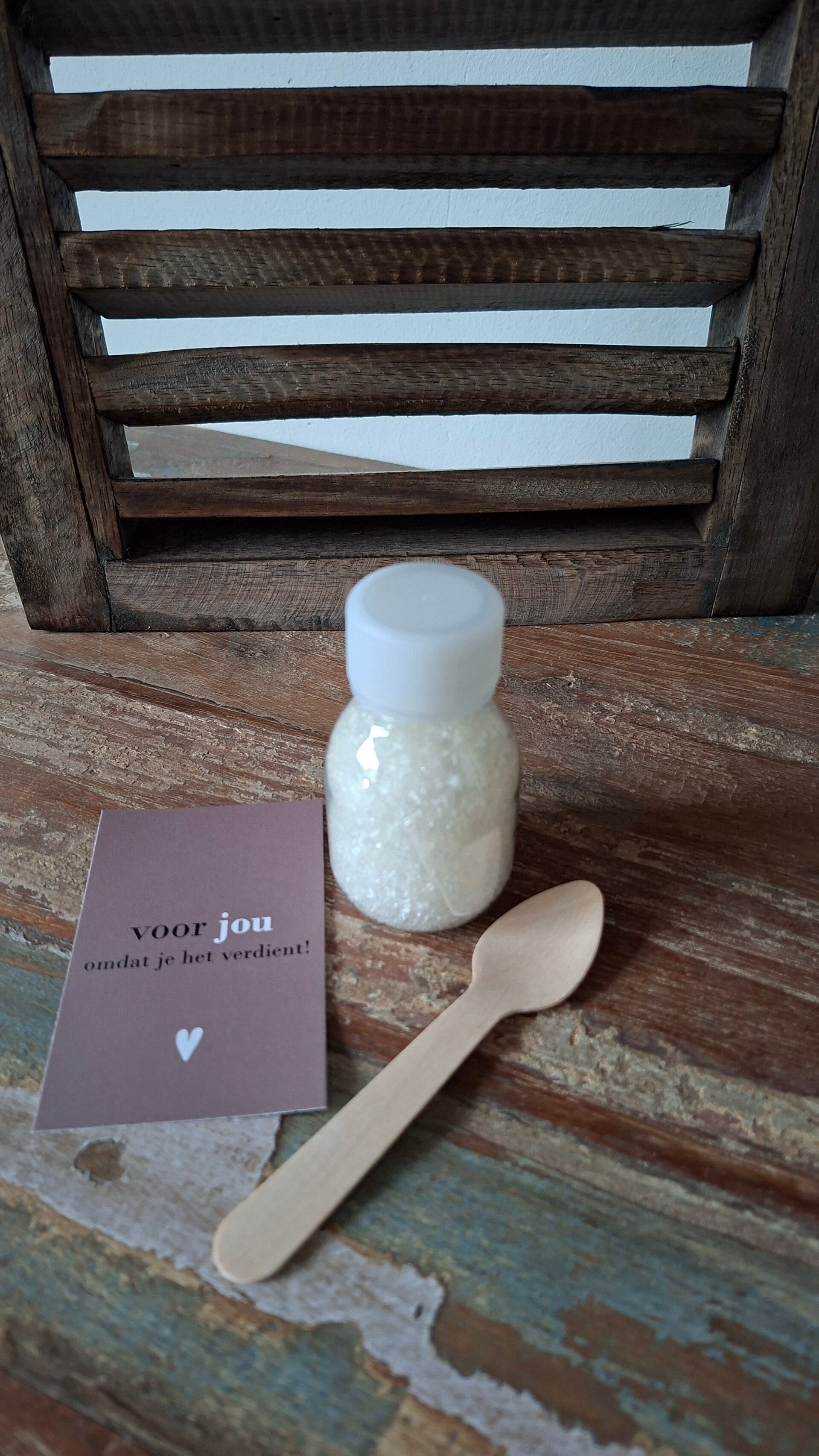Cadeautje met flesje badzout, lepeltje en 1 kaartje