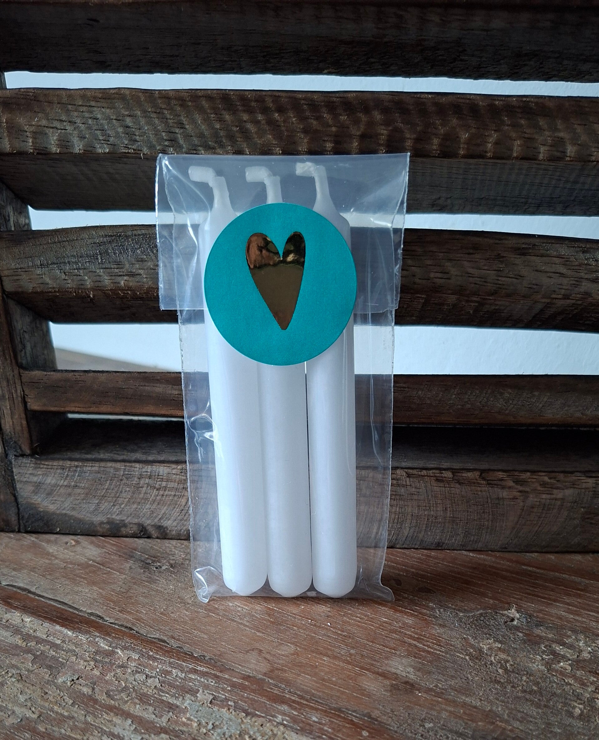 Cadeautje met 3 mini kaarsjes wit