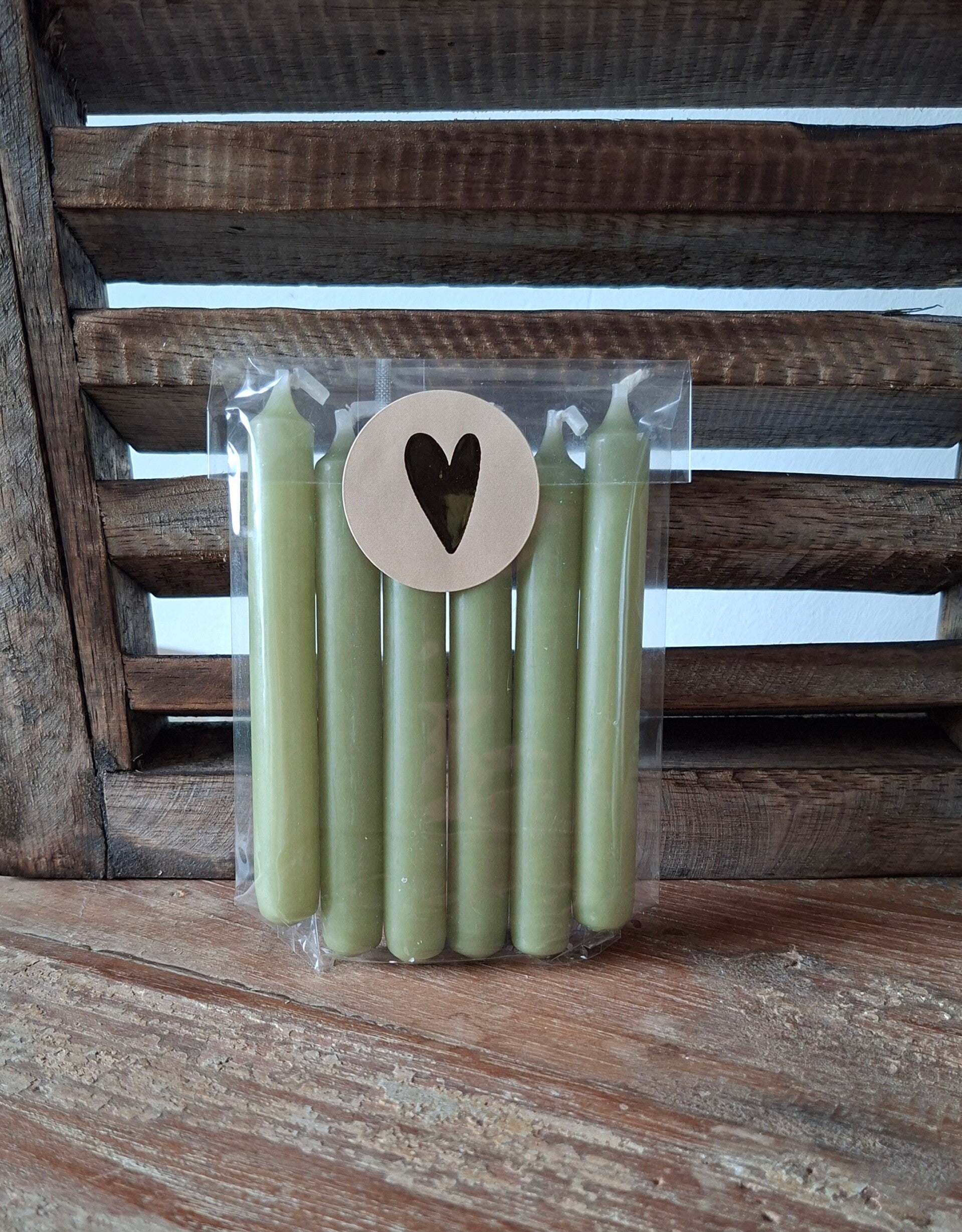 Cadeautje met 6 mini kaarsjes groen