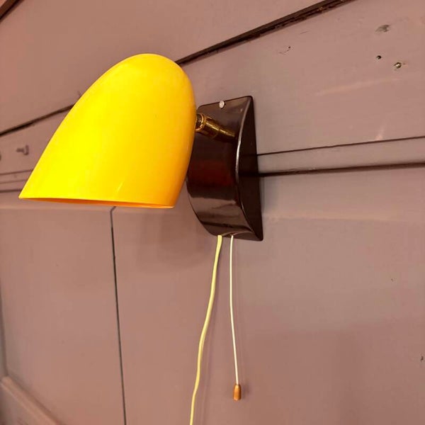 Space age wandlampje, jaren ‘70, zwart en geel