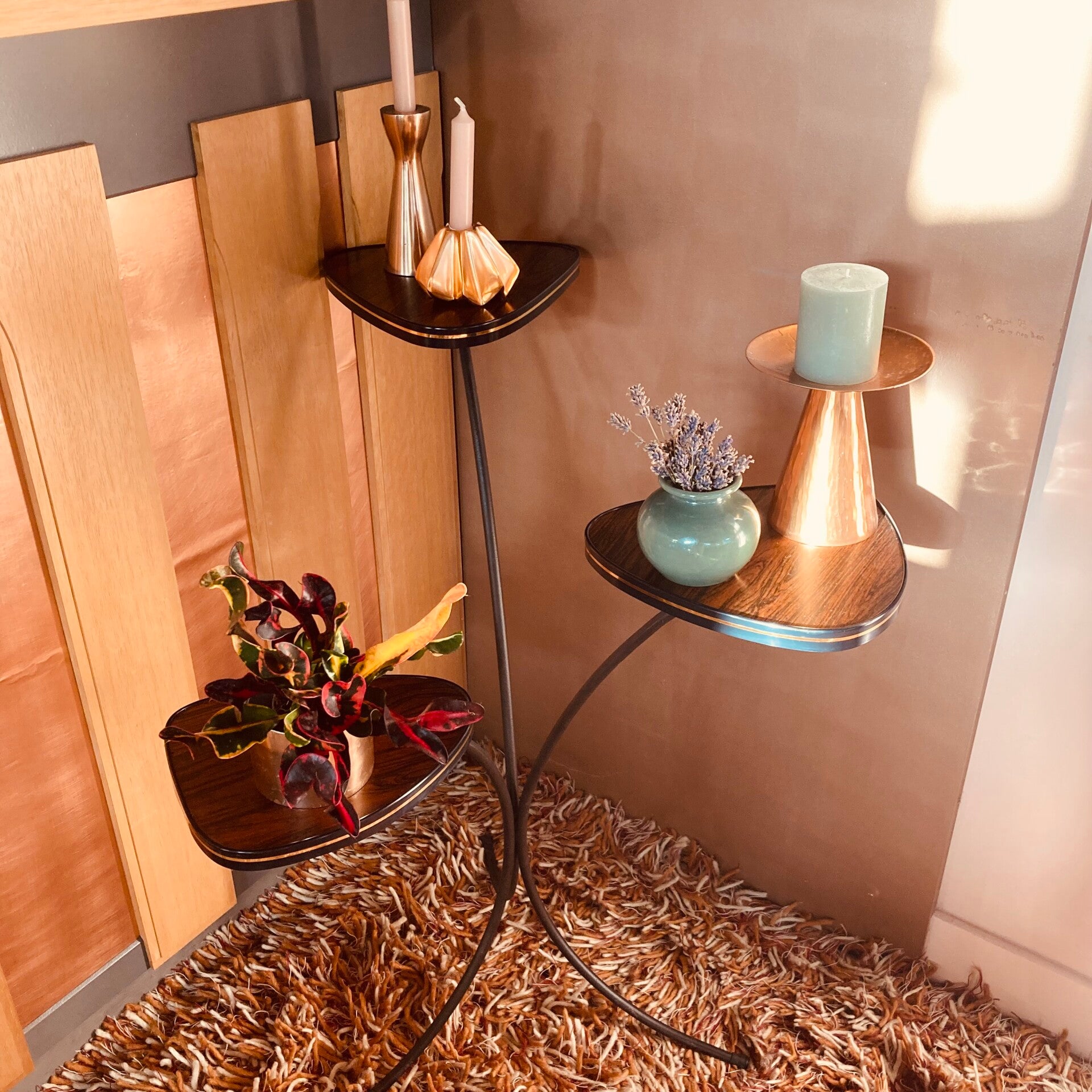 Retro plantentafel met niveaus, zwarte bies