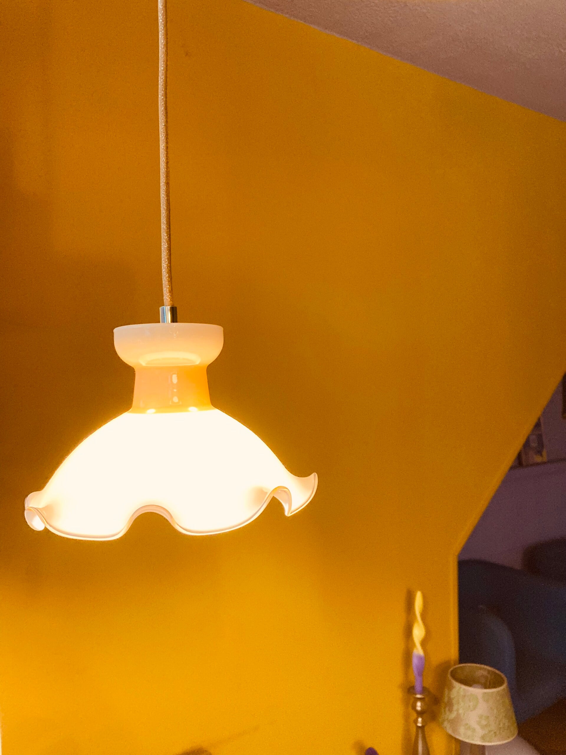 Opaline hanglamp, champagnekleur, jaren ‘30/‘40