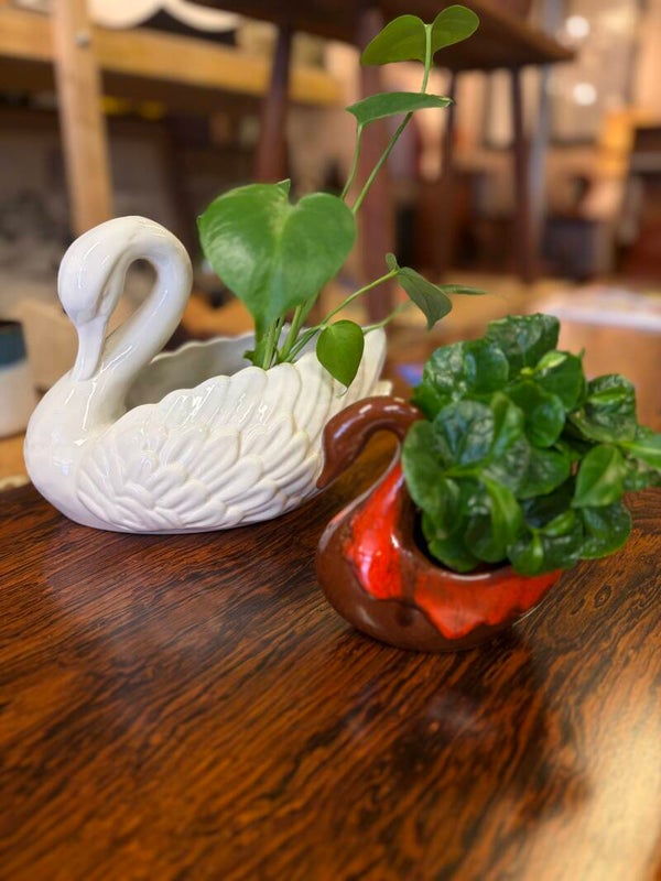 Keramische zwaan, plantenpot wit, jaren ‘80