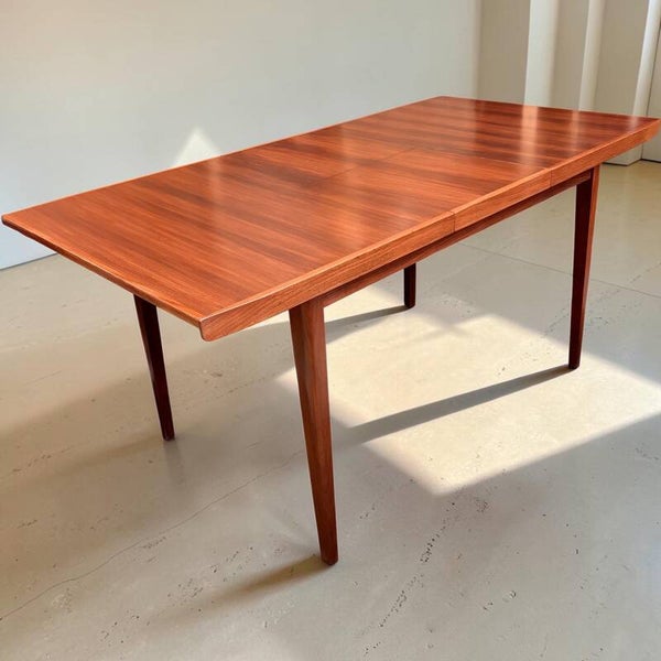 Uitschuifbare mid-century eettafel, teak fineer