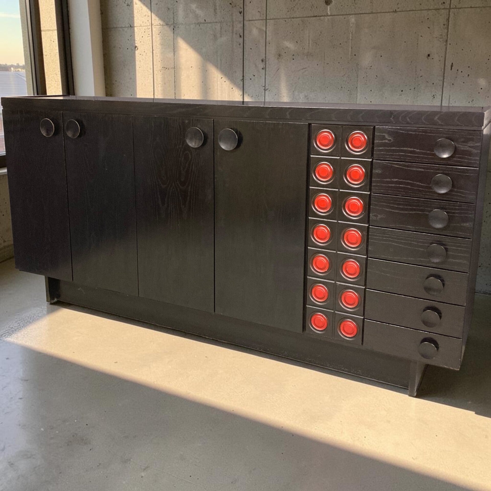 Vintage brutalistische high-board jaren ‘70