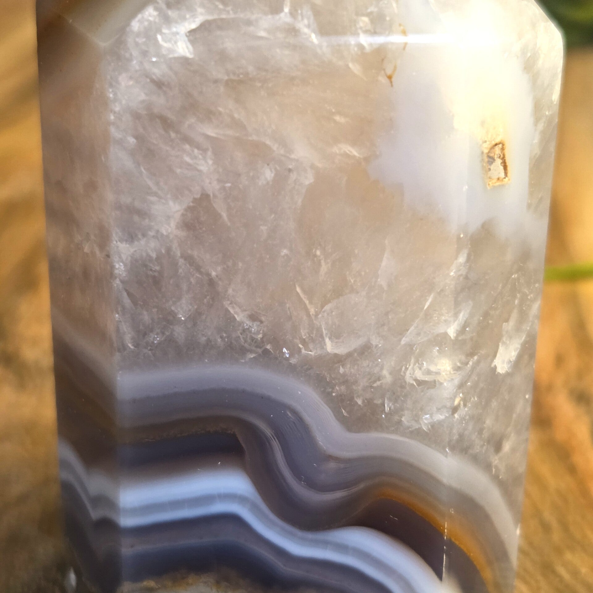 Agaat punt van ongeveer 190 gram.