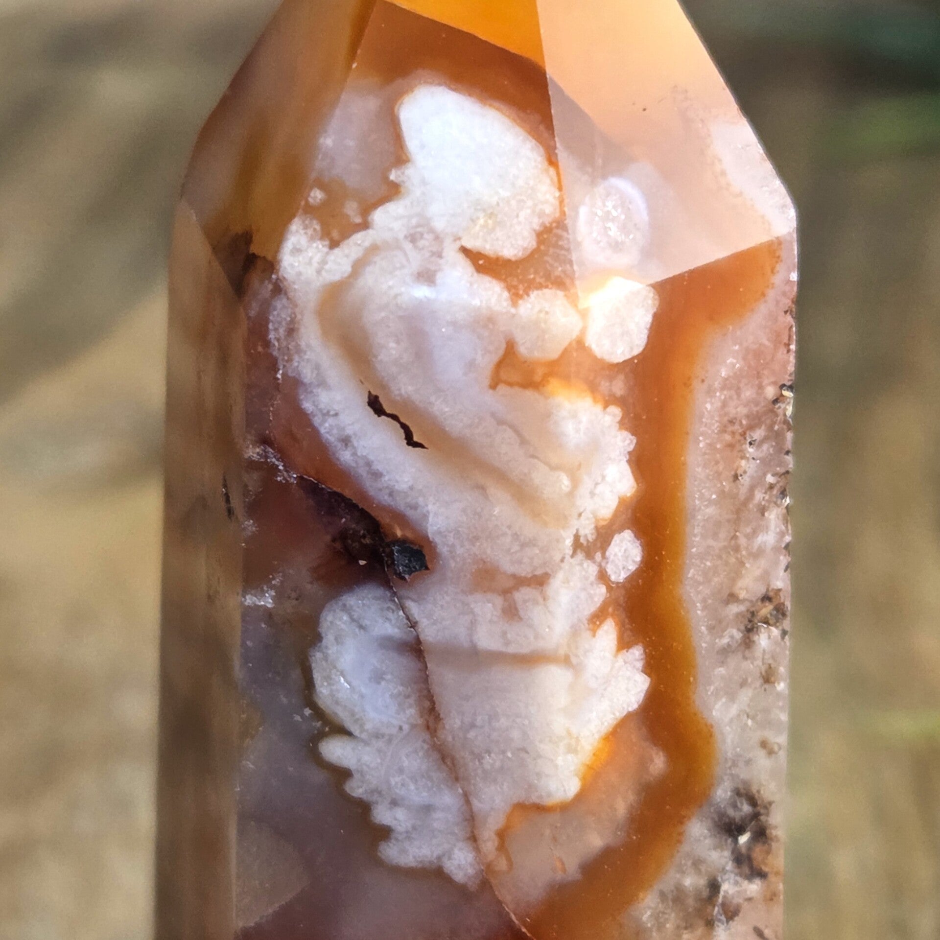 Bloemagaat punt van ca. 80 mm.