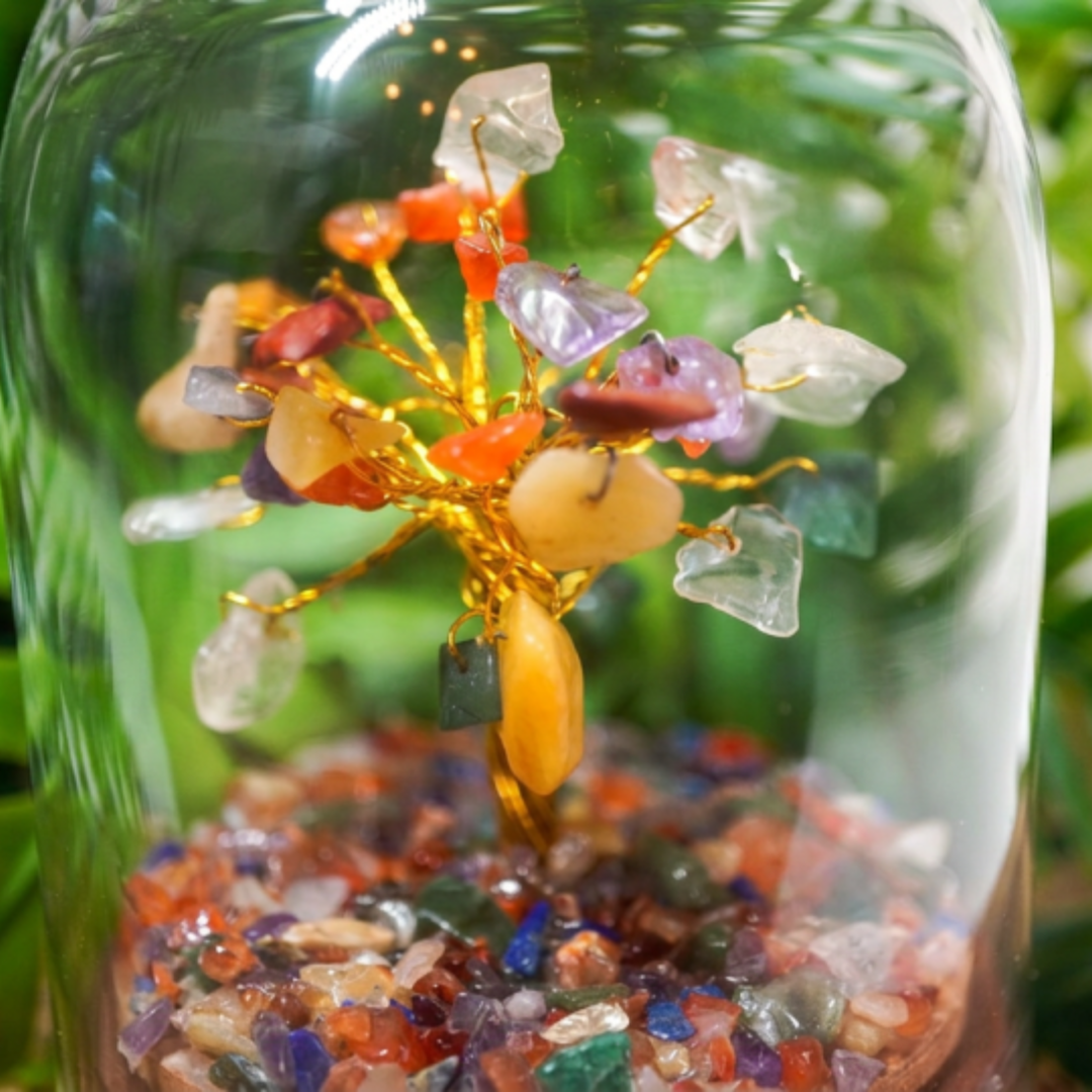 Chakra Edelsteenboom tuintje in een glazen stolp