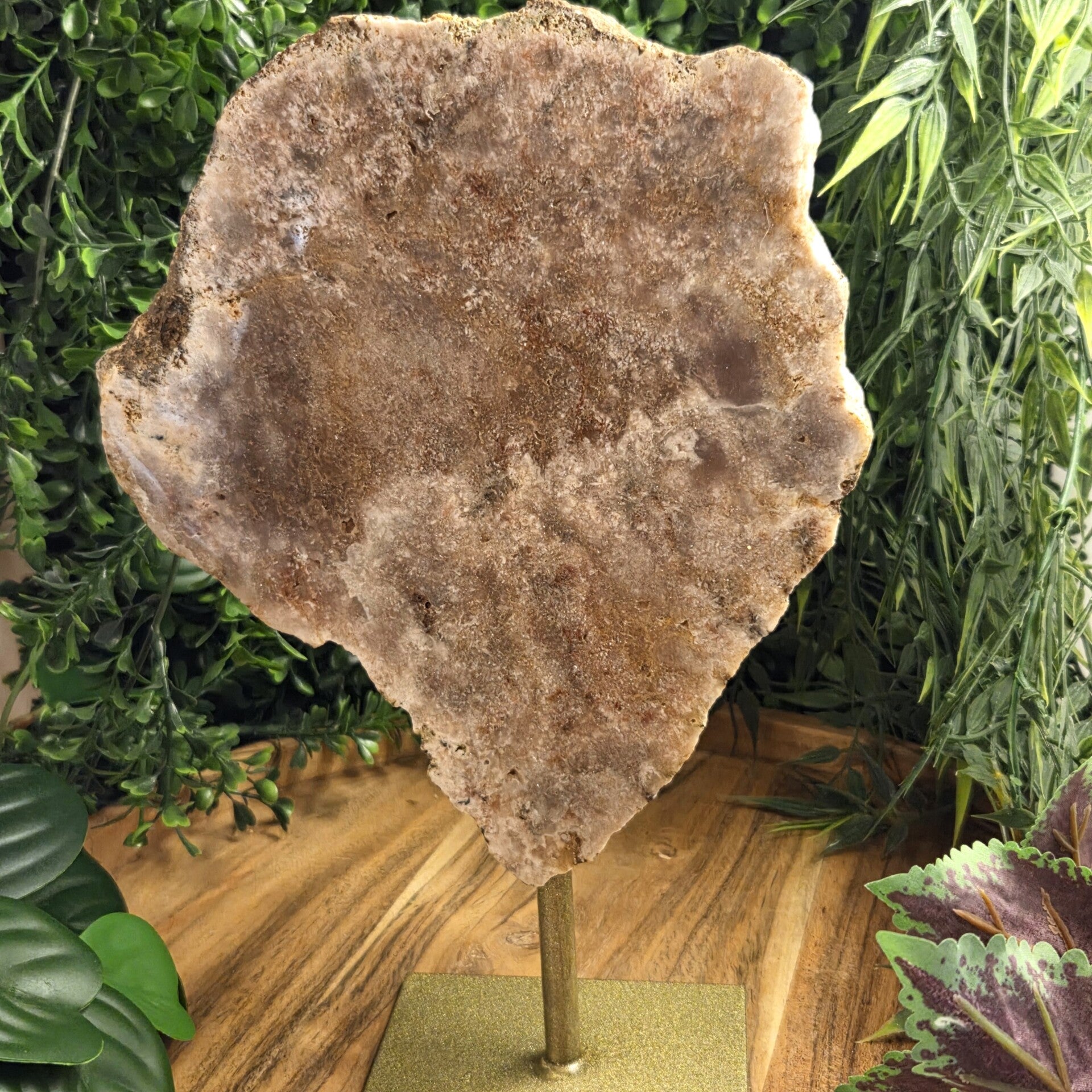 Roze Amethist op Standaard - 2569