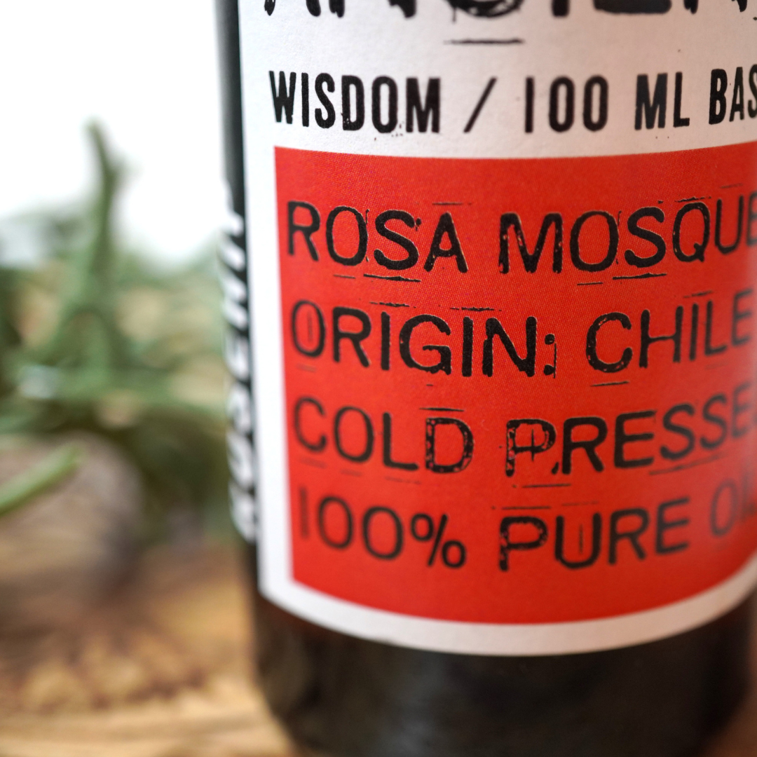 Rozenbottel basisolie van Ancient Wisdom in een fles van 100 ml.
