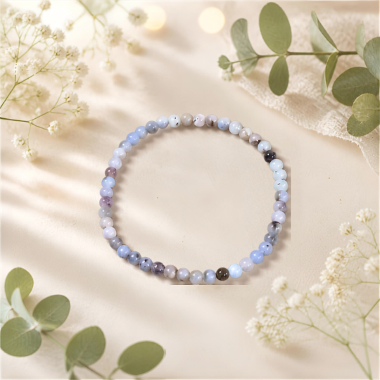 Aquamarijn kralenarmband met kralen van 4 mm.