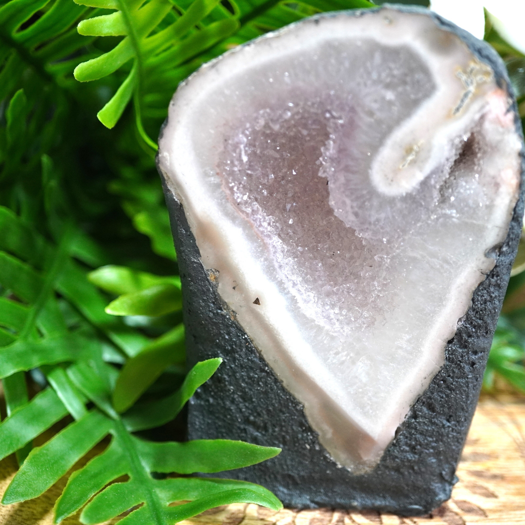 Mini kathedraal met amethist, kwarts en agaat