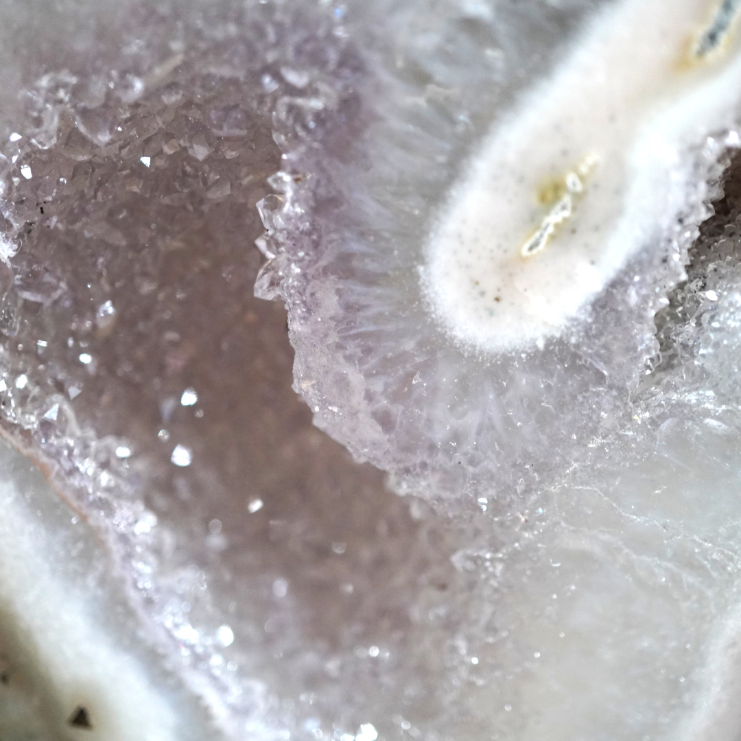 Mini kathedraal met amethist, kwarts en agaat