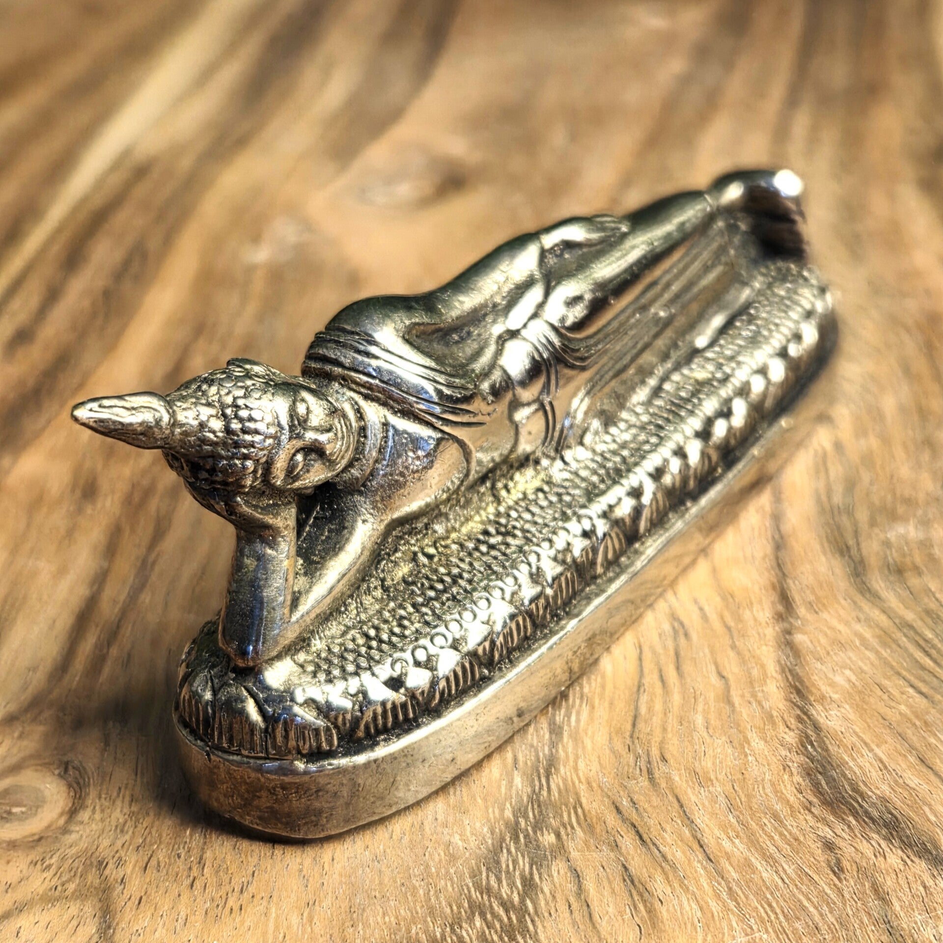 Geboortedag Boeddha Dinsdag, van messing gemaakt.