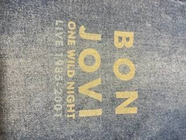 Laseren op kleding. Prijs afhankelijk van de grootte.