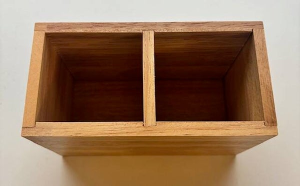 Houten pennenbakje