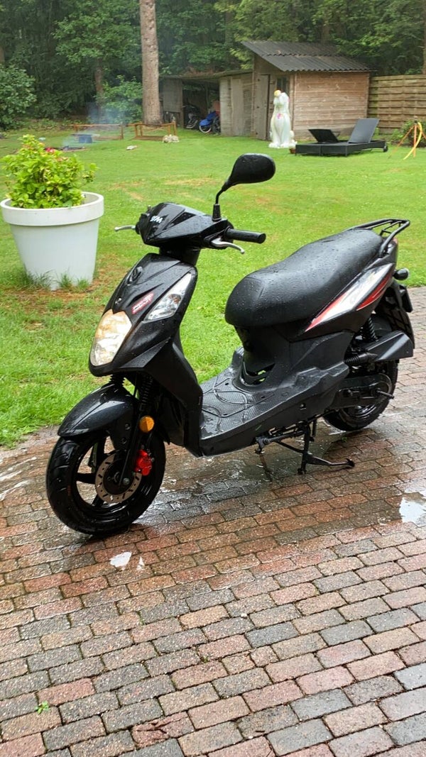 VERKOCHT Sym Orbi 2 van 2014 met blauw kenteken 