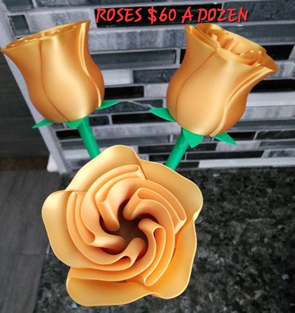 3D ROSES A DOZEN