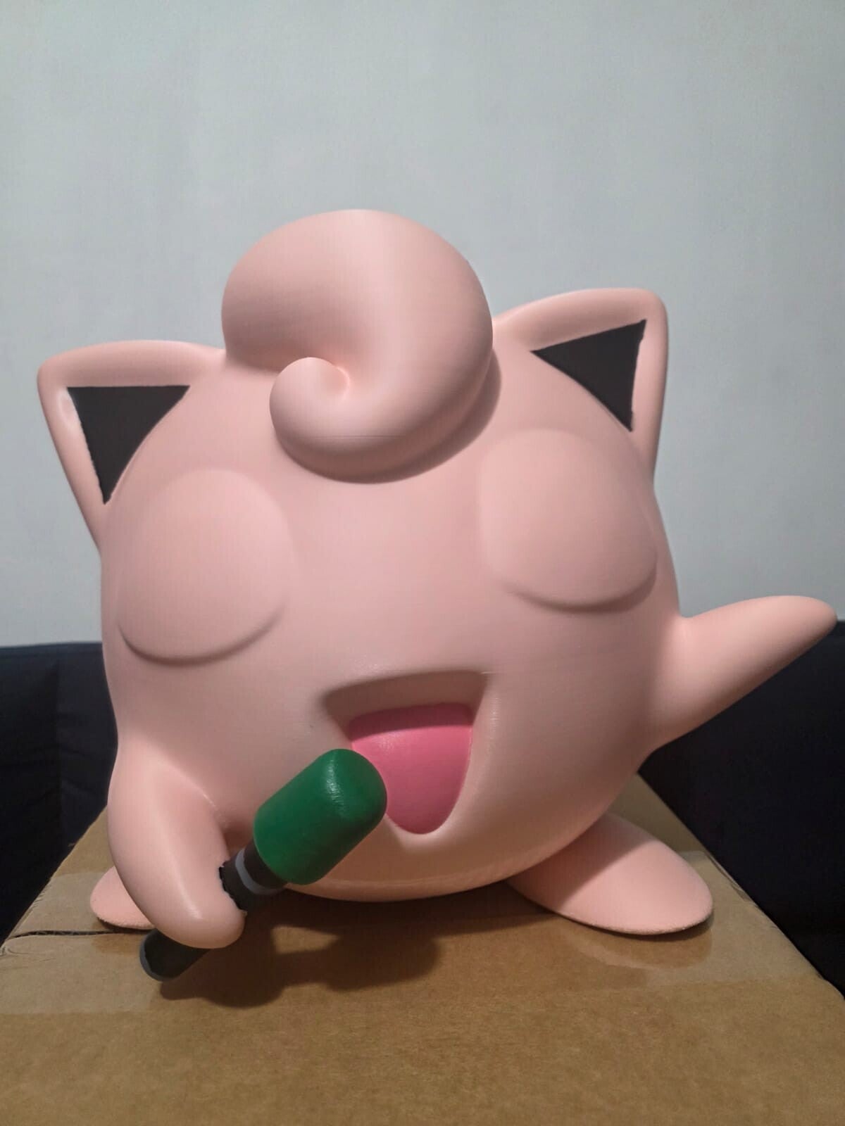 ALCANCIA DE JIGGLUPUFF DE 33 CM DE ALTO HECHA EN IMPRESION 3D