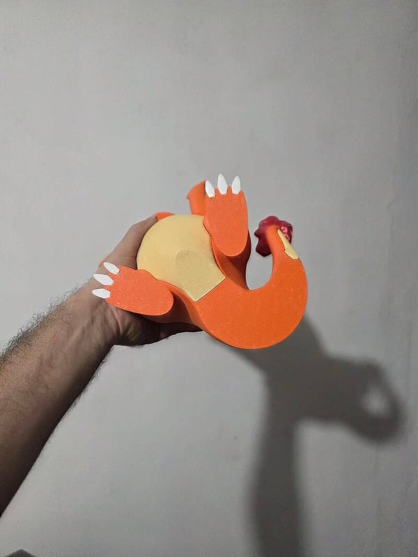 FIGURA DE 23CM DE ALTO DE CHARMANDER HECHA EN IMPRESORA 3D